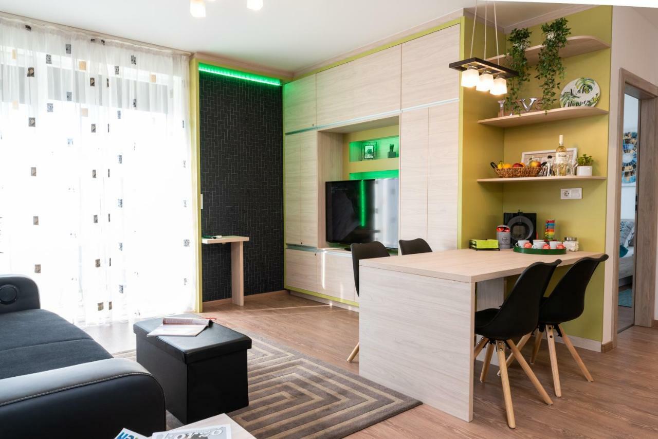 Defne Apartman Debrecen Exterior photo